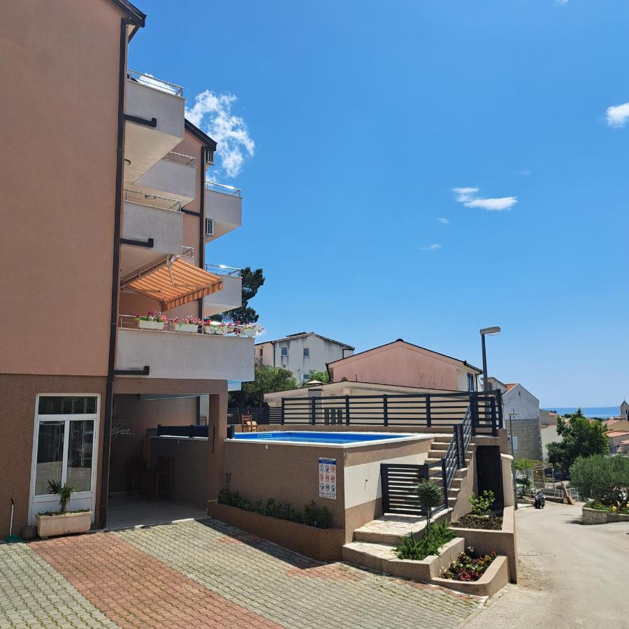Apartments Vila Adrijana & Fitness Studio Wolf Baška Voda Extérieur photo