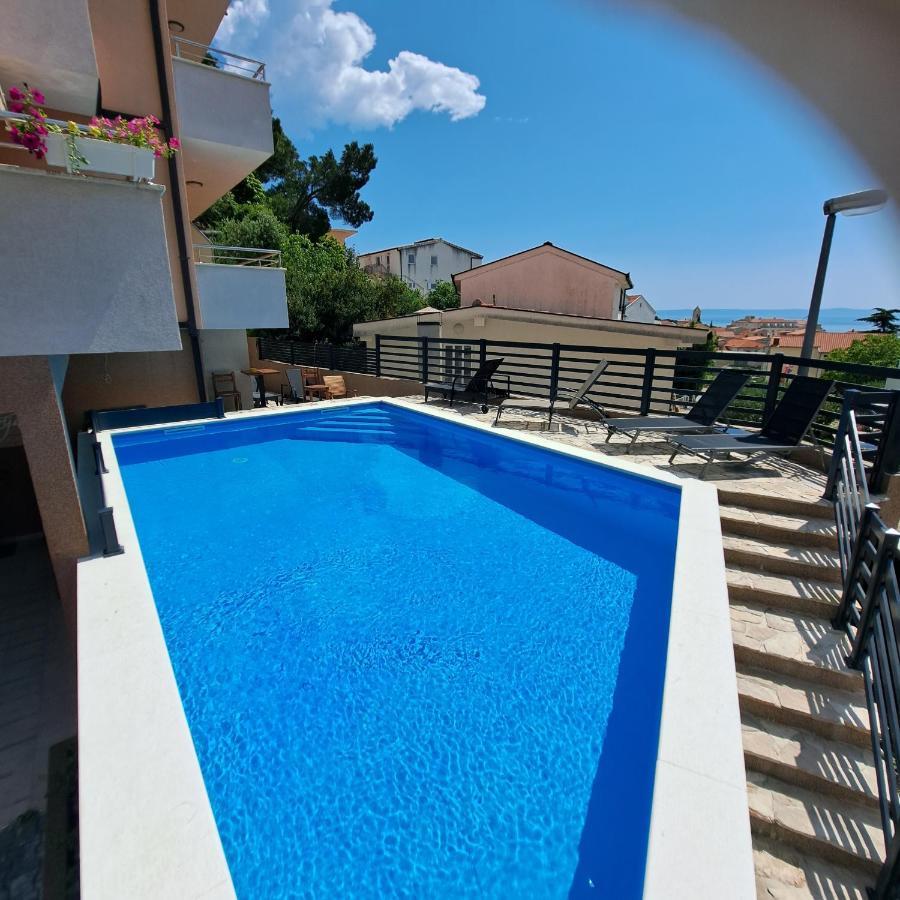 Apartments Vila Adrijana & Fitness Studio Wolf Baška Voda Extérieur photo
