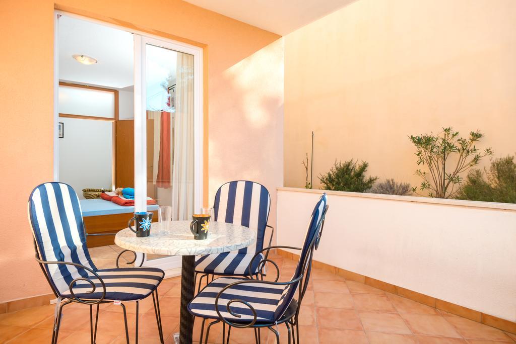 Apartments Vila Adrijana & Fitness Studio Wolf Baška Voda Chambre photo