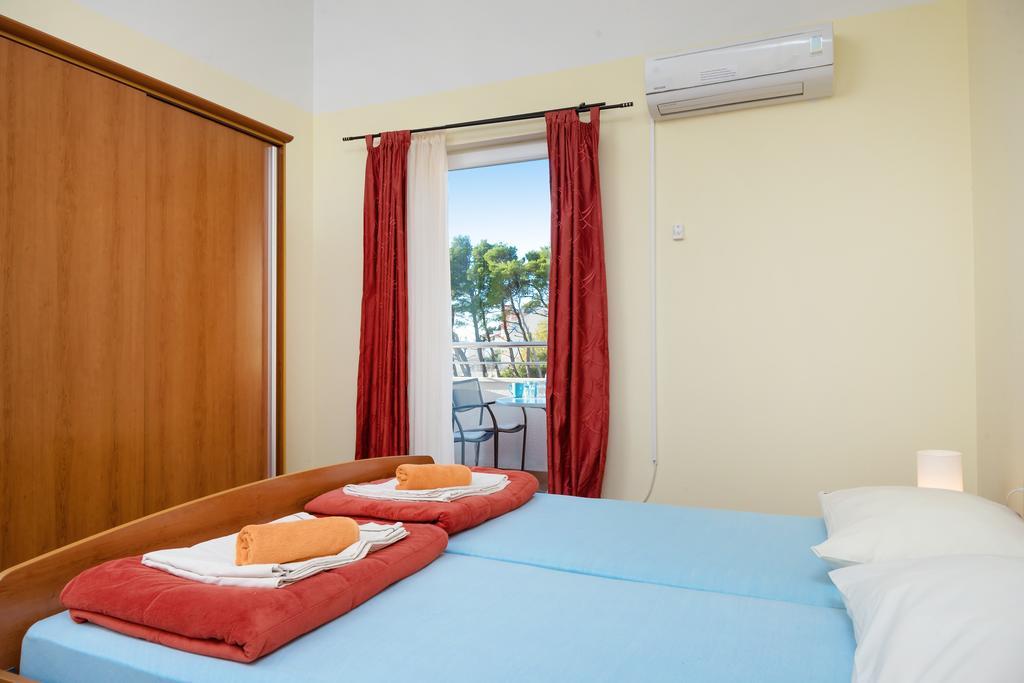 Apartments Vila Adrijana & Fitness Studio Wolf Baška Voda Extérieur photo