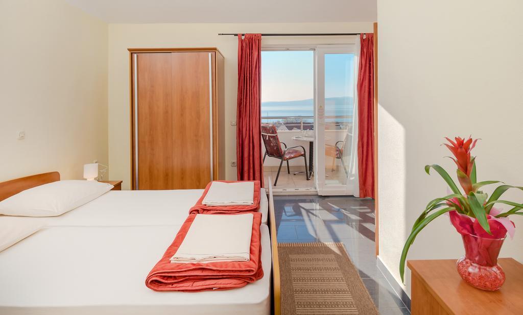 Apartments Vila Adrijana & Fitness Studio Wolf Baška Voda Extérieur photo