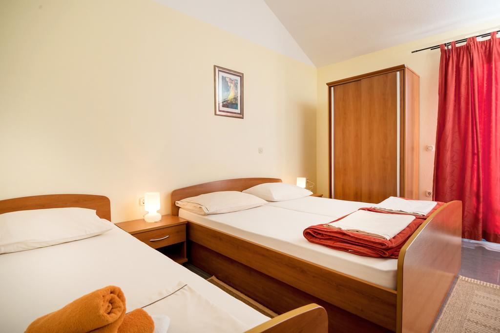Apartments Vila Adrijana & Fitness Studio Wolf Baška Voda Extérieur photo
