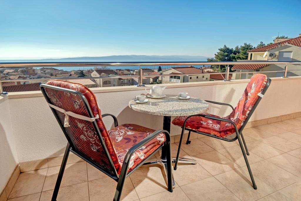 Apartments Vila Adrijana & Fitness Studio Wolf Baška Voda Extérieur photo